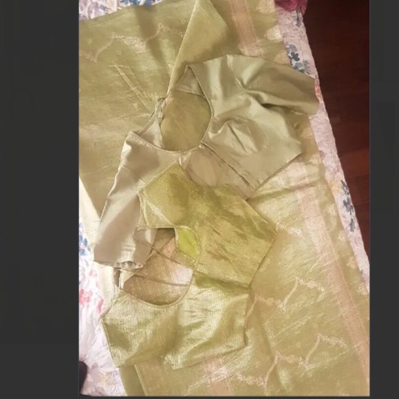 Green and gold saree - Picture 3 of 3